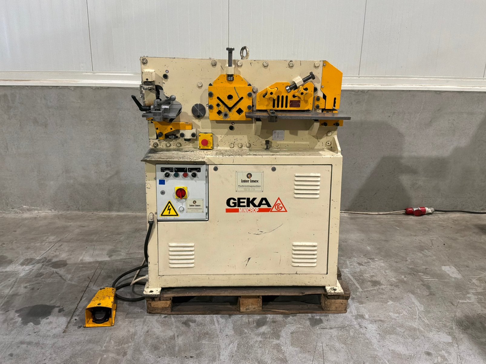 Geka minicrop 45 ton pons- knipmachine, Ophalen, Gebruikt