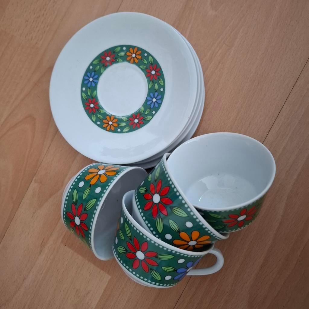 Kop en schotels, Ophalen of Verzenden, Porselein, Overige stijlen, Kop(pen) en/of Schotel(s)