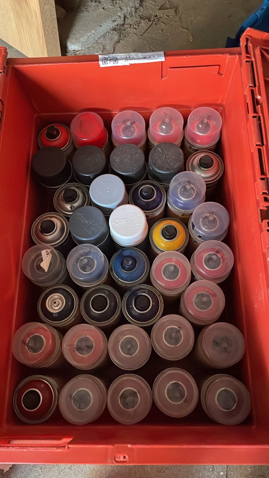 Partij van ca. 40 spuitbussen voor graffiti, Ophalen, Nieuw, Acrylverf