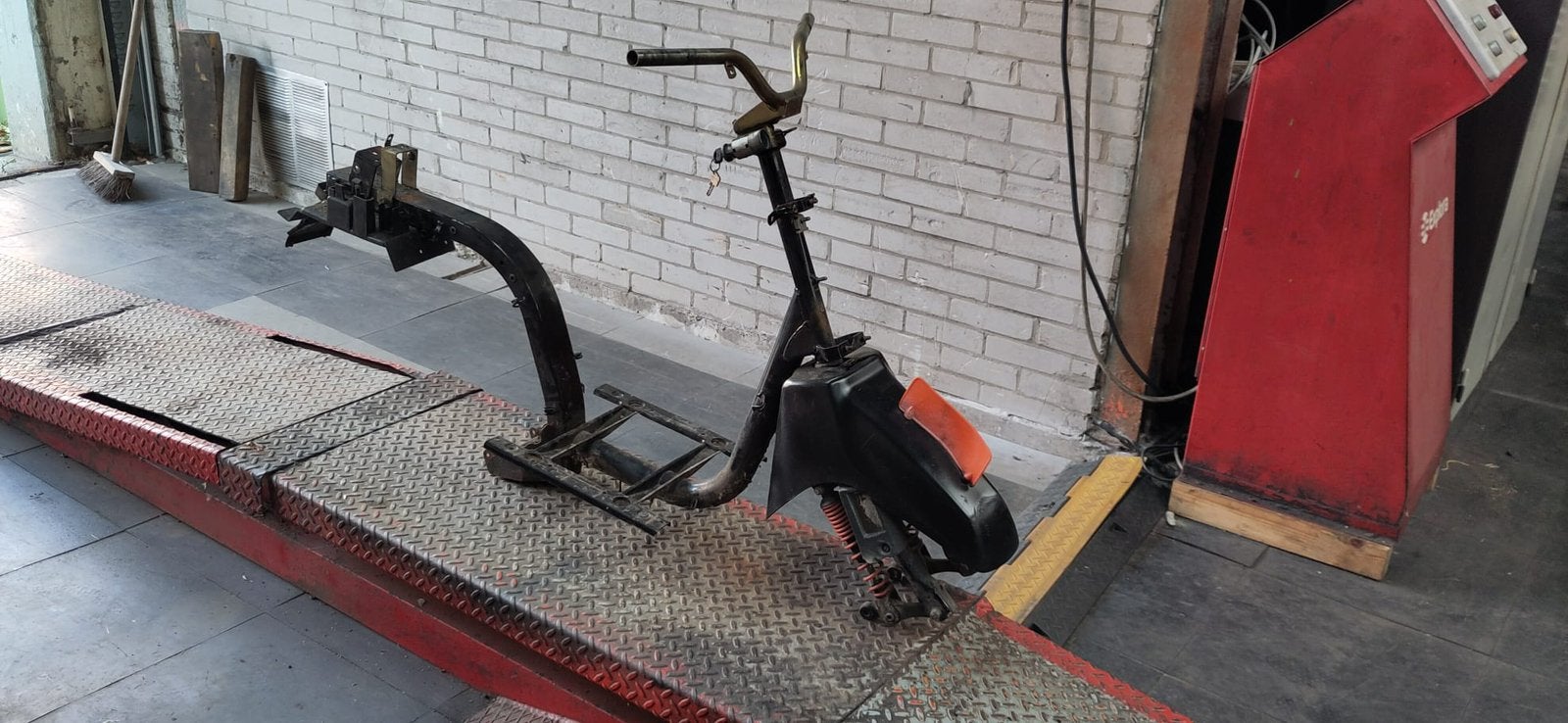Peugeot Rapido frame, Ophalen, Zo goed als nieuw