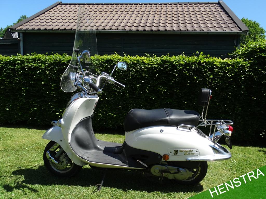 BTC Grande Retro Scooter Wit, Ophalen, Gebruikt, BTC, Benzine