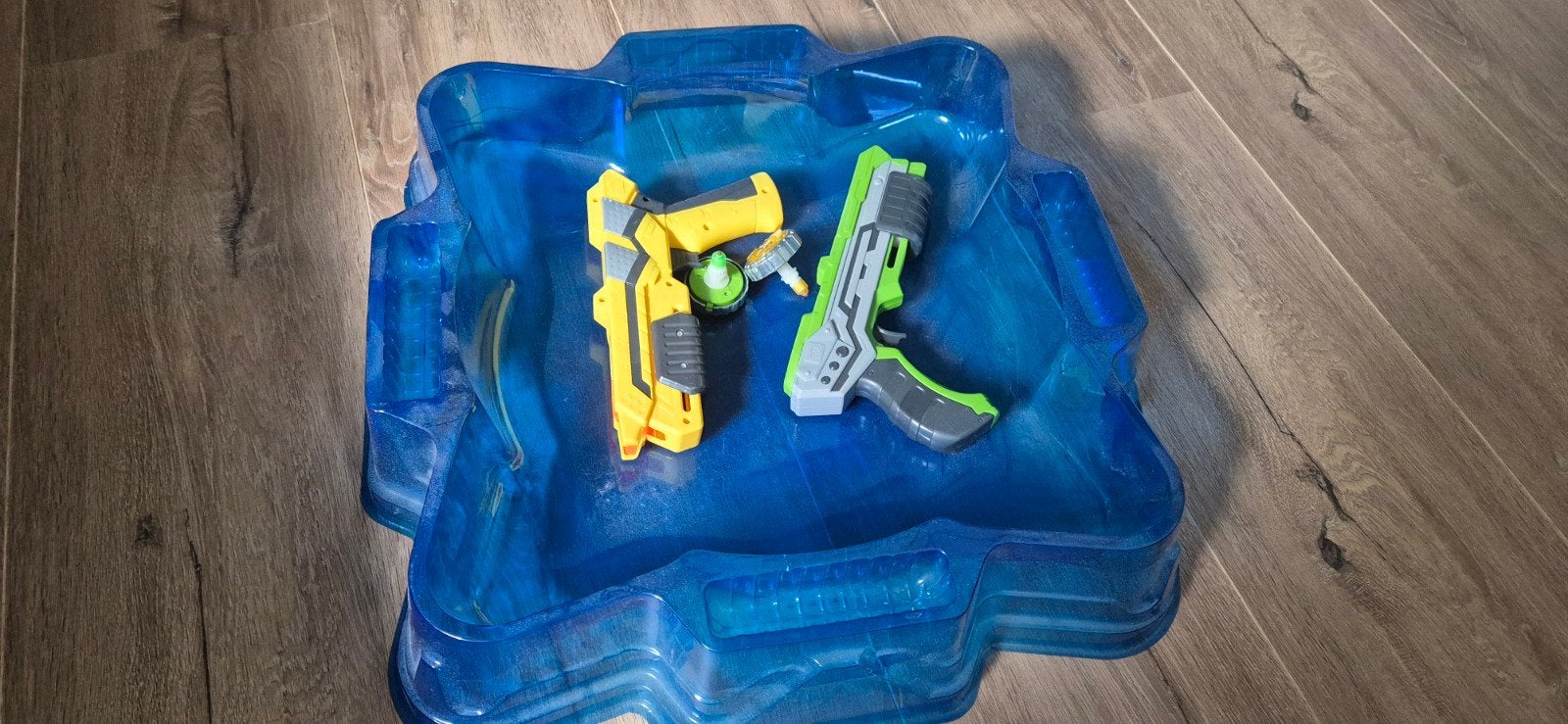 Beyblade Burst Arena met 2 Launchers en 2 Beyblades, Ophalen, Gebruikt, Jongen of Meisje