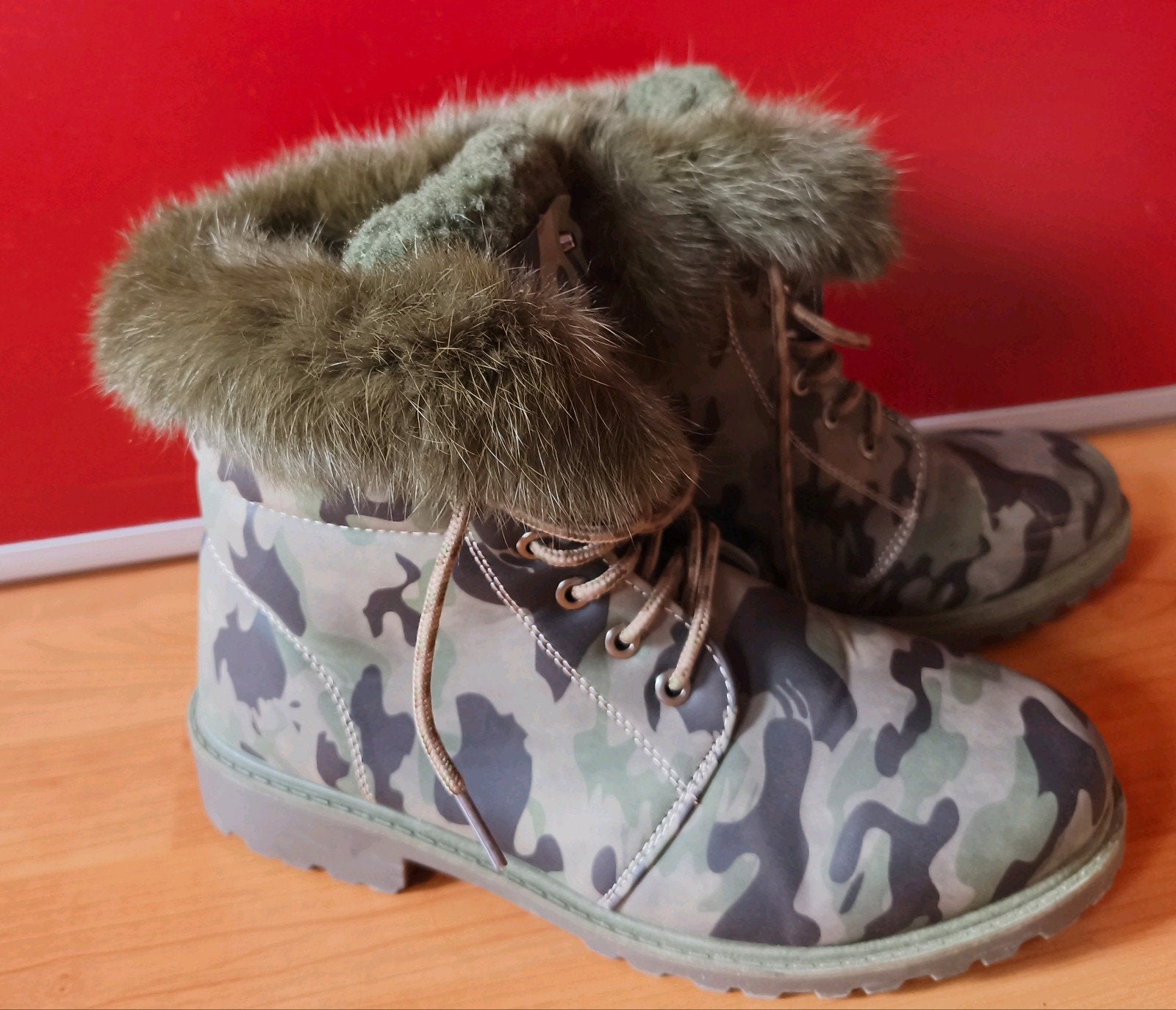 Enkellaarsjes maat 40 camouflage print gevoerd zgan, Lage of Enkellaarzen, Ophalen of Verzenden, Zo goed als nieuw, Groen