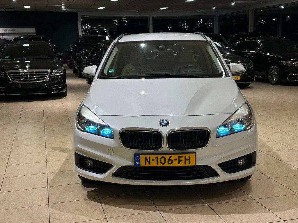 BMW 2-serie Active Tourer 216i High Exe|HUD|LEDER|CAMERA|Top, Voorwielaandrijving, Gebruikt, Wit, Bedrijf
