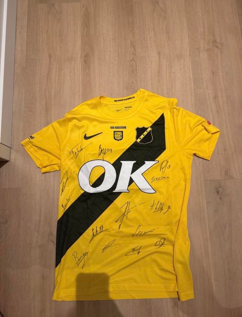 Gesigneerd NAC Breda Thuisshirt 2025-2026 - van Hooijdonk, Sport en Fitness, Voetbal, Maat L, Verzenden, Zo goed als nieuw, Shirt