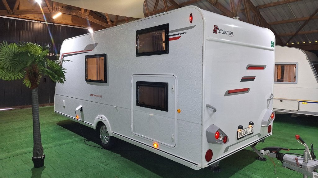 Sterckeman Easy 490 PE kids Voortent/Stapelbed, Caravans en Kamperen, Caravans, Sterckeman Trigano V.D.L, Dwarsbed, Standaardzit