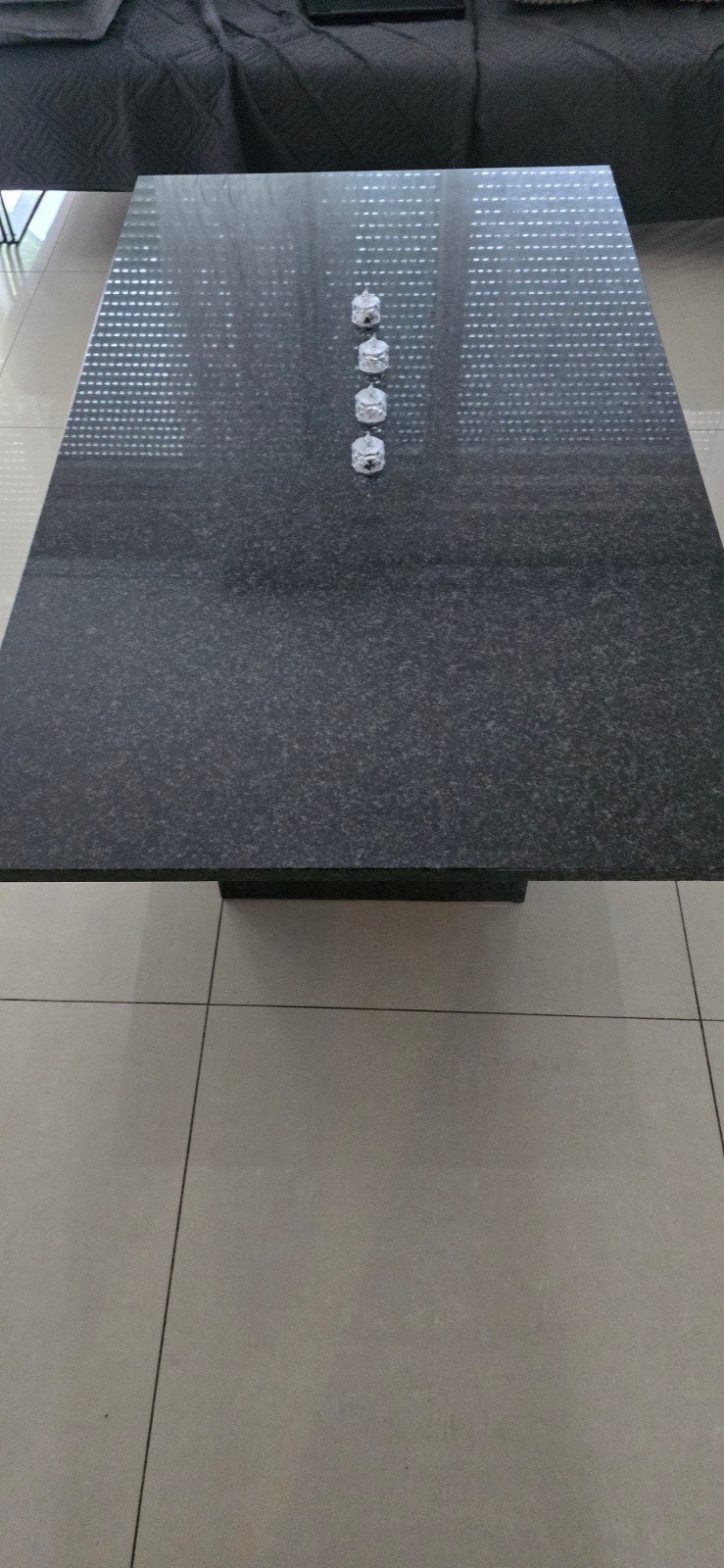 Salontafel van graniet, donkergrijs, Overige materialen, 100 tot 150 cm, Zo goed als nieuw, Modern