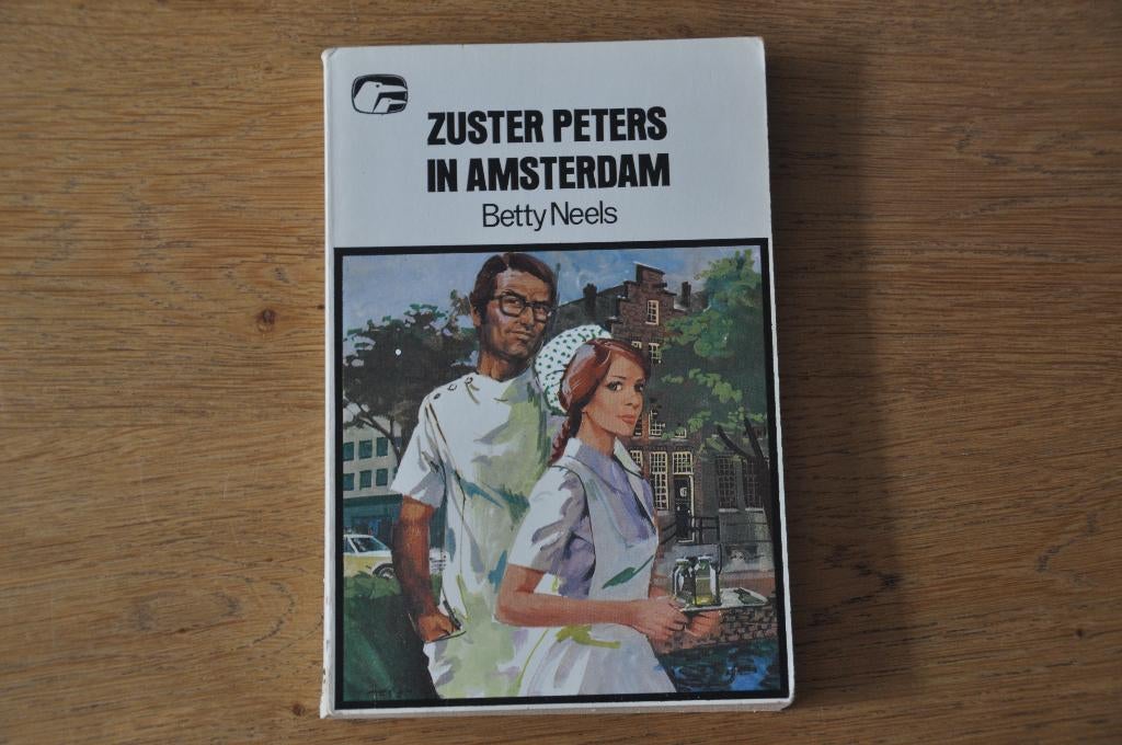 Betty Neels - Zuster Peters in Amsterdam (Witte Raven), Boeken, Romans, Gelezen, Europa overig, Ophalen of Verzenden