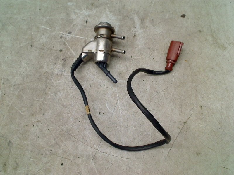 Injector Brandstof ad blue Audi Q5 (8RB) 2014 4H0131113B, Gebruikt, Auto-Union-Straße  1, Ingolstadt 85057, , Duitsland, Info@audi.de