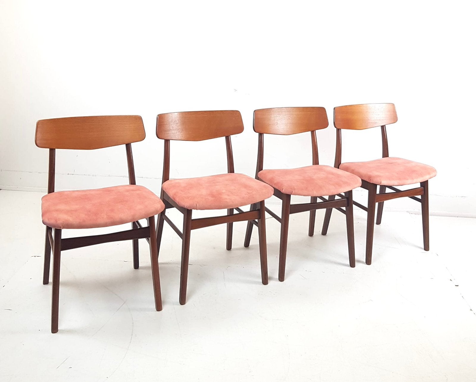 4 vintage deense teak houten stoelen farstrup roze stof, Twee, Overige kleuren, -, -