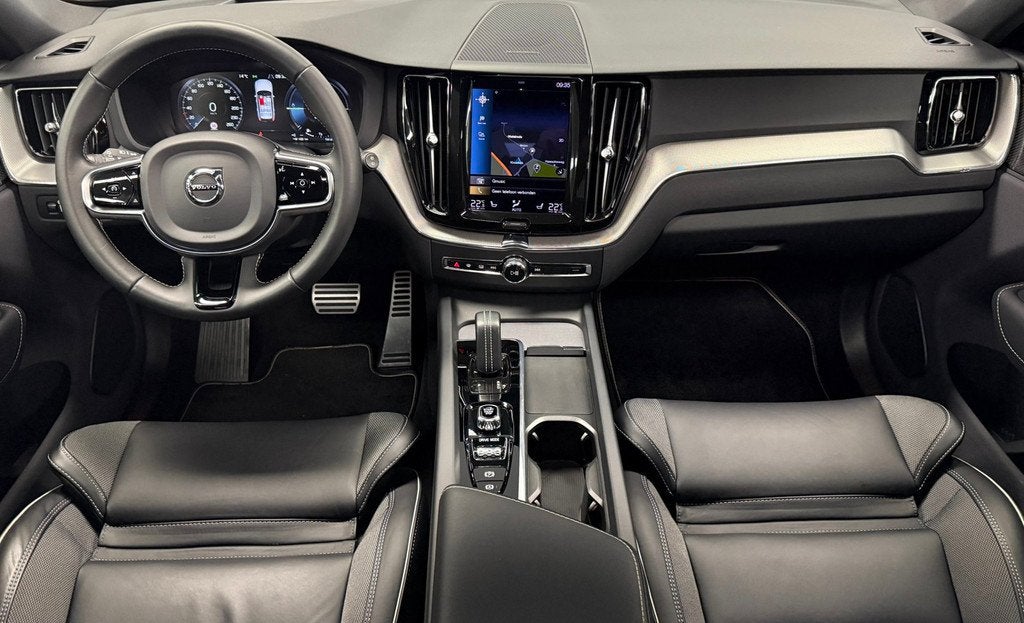 Volvo XC60 2.0 T8 AWD R-Design Plug-In Hybride 455PK*Panodak, Automaat, Gebruikt, Zwart, 1969 cc