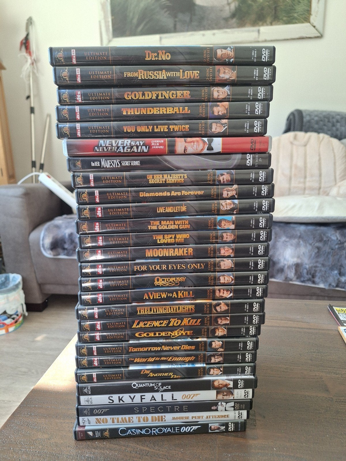 James Bond DVD collectie compleet, Vanaf 12 jaar, Ophalen, Zo goed als nieuw