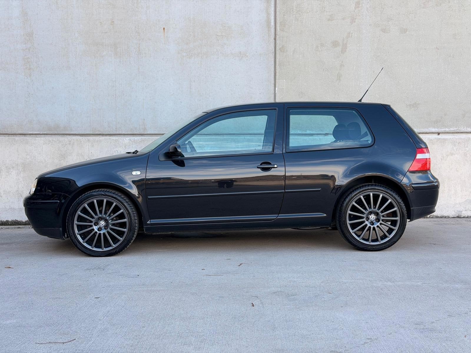 Volkswagen Golf 1.6 Ocean Automaat Ori NL NAP 18'' R32 Clima, Stof, Gebruikt, Zwart, 4 cilinders