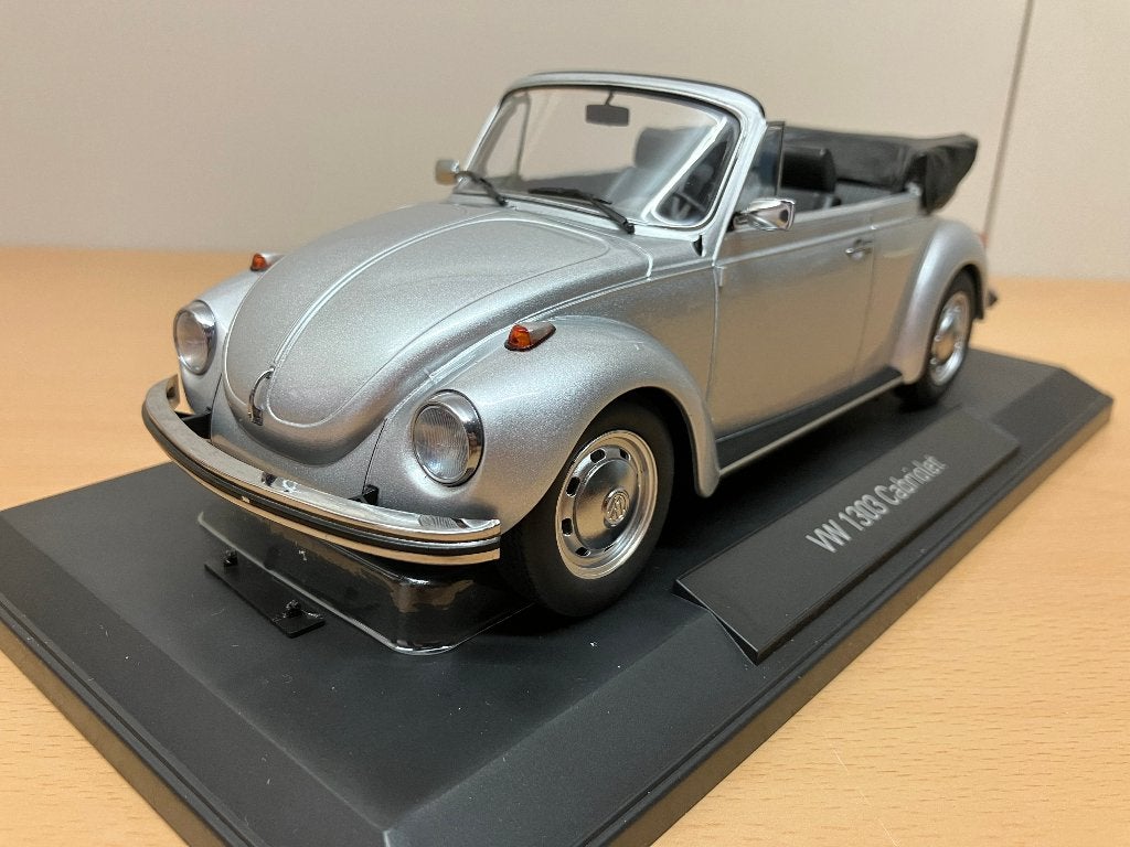 Volkswagen Kever 1303 Cabriolet van 1973 1/18 Norev, Ophalen of Verzenden, Nieuw, Auto, Norev