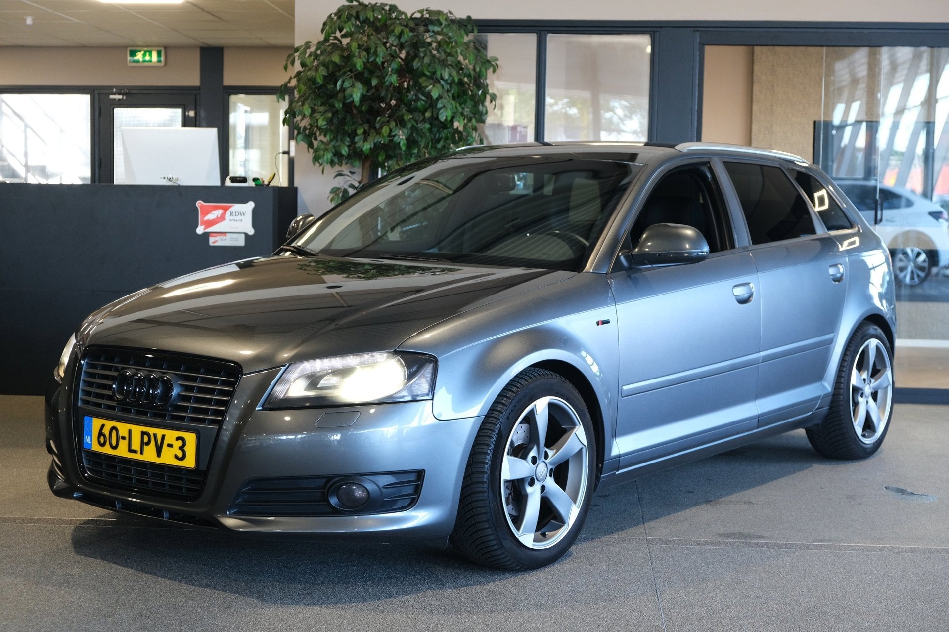 Audi A3 Sportback 1.4 TFSI S-Line Autmaat Xenon Navi Cruise, Auto's, Euro 5, 125 pk, Gebruikt, Zwart