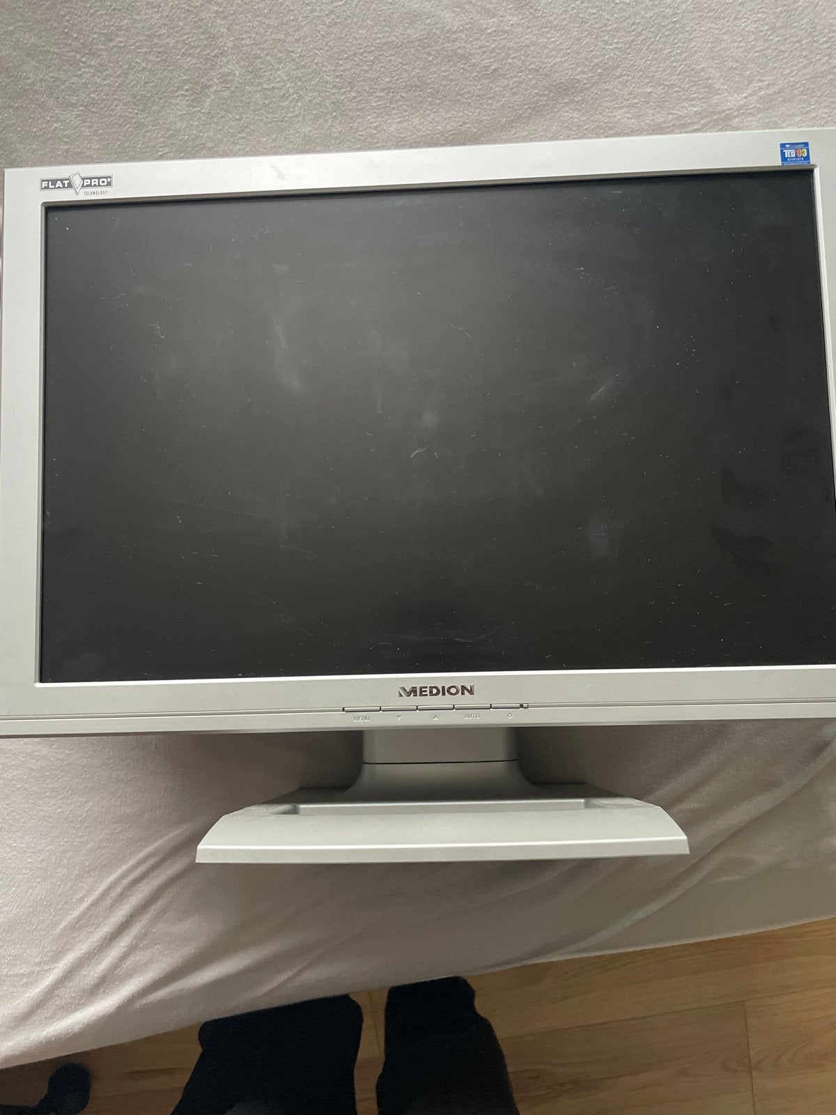 Medion TFT Monitor MD30999PE - Inclusief kabels, Computers en Software, Ophalen of Verzenden, Gebruikt, VGA