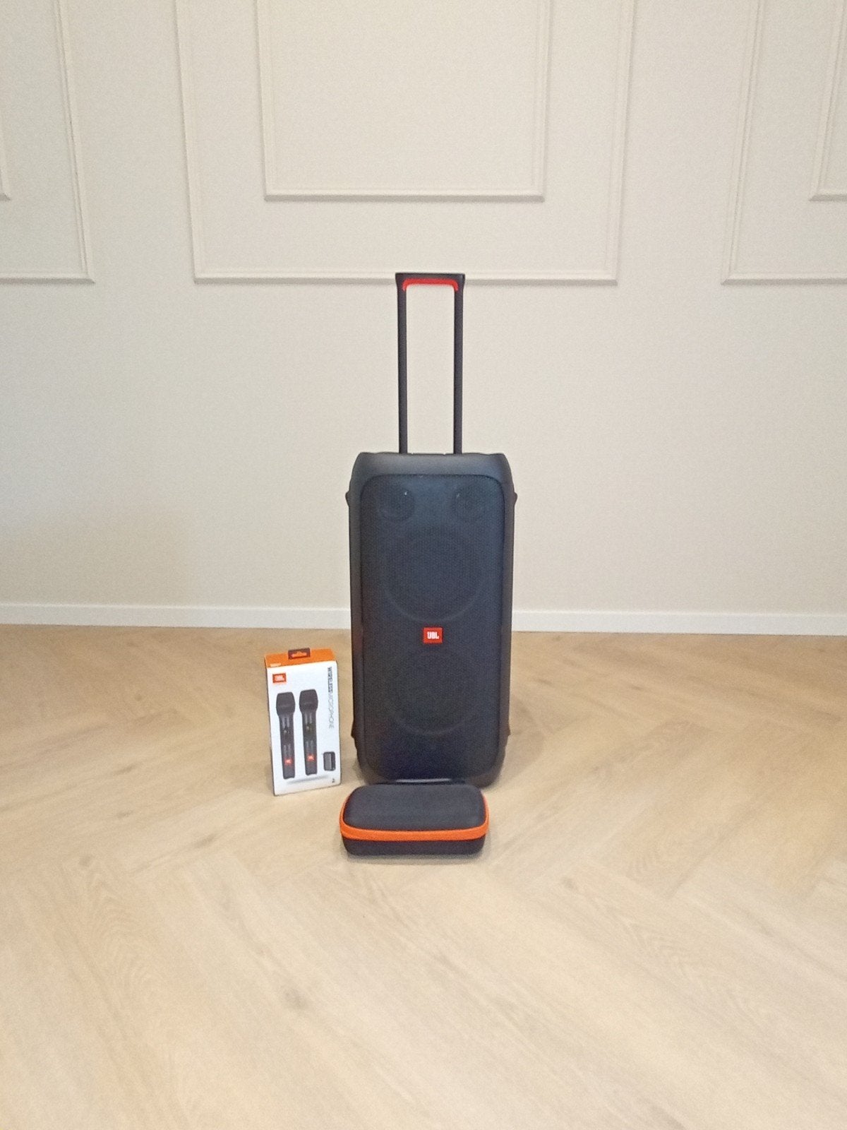 Te Huur: JBL PartyBox 310 met draadloze microfoons, Audio, Tv en Foto, Luidsprekers, Bluetooth, JBL, Party speaker, Nieuw