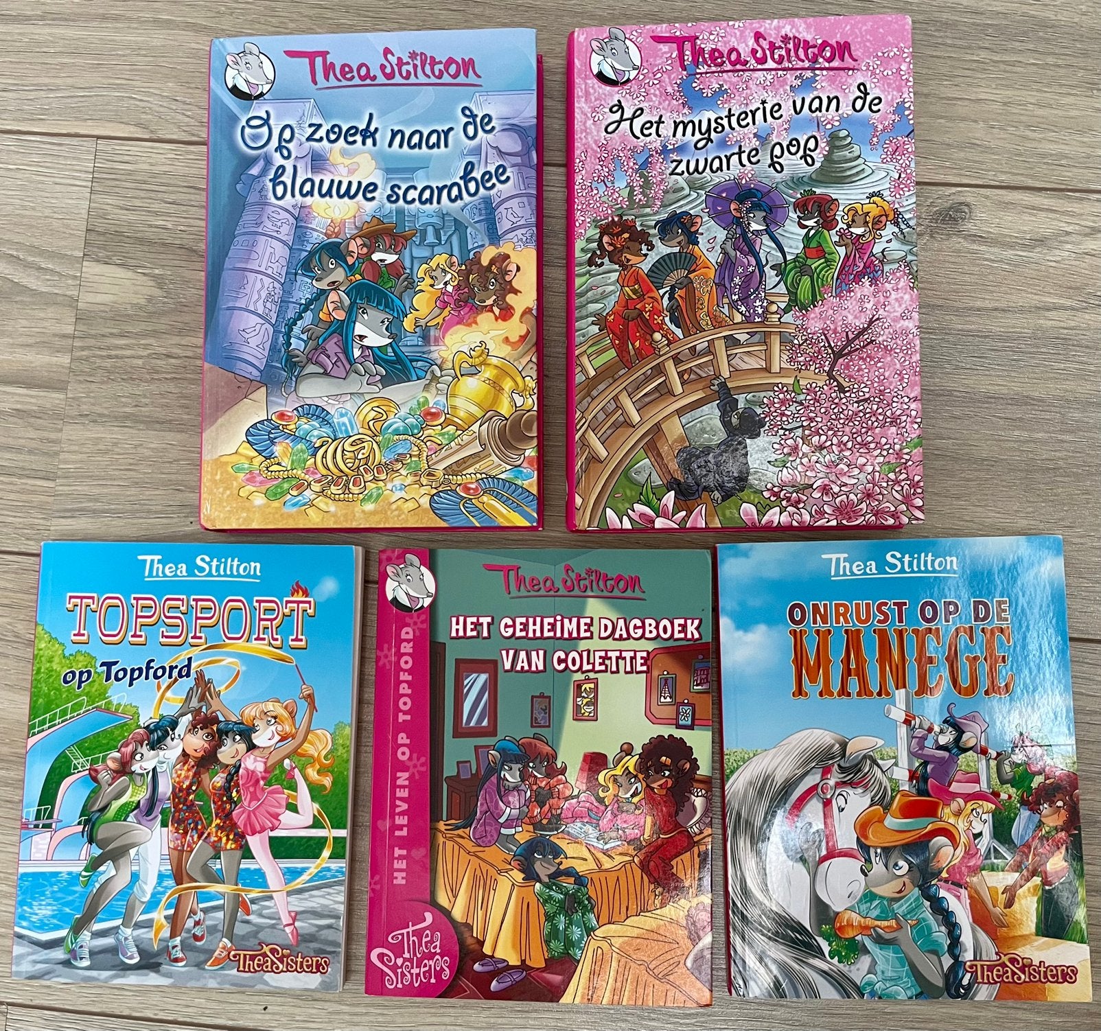 5 boeken Thea Stilton, Ophalen of Verzenden, Zo goed als nieuw, Fictie algemeen