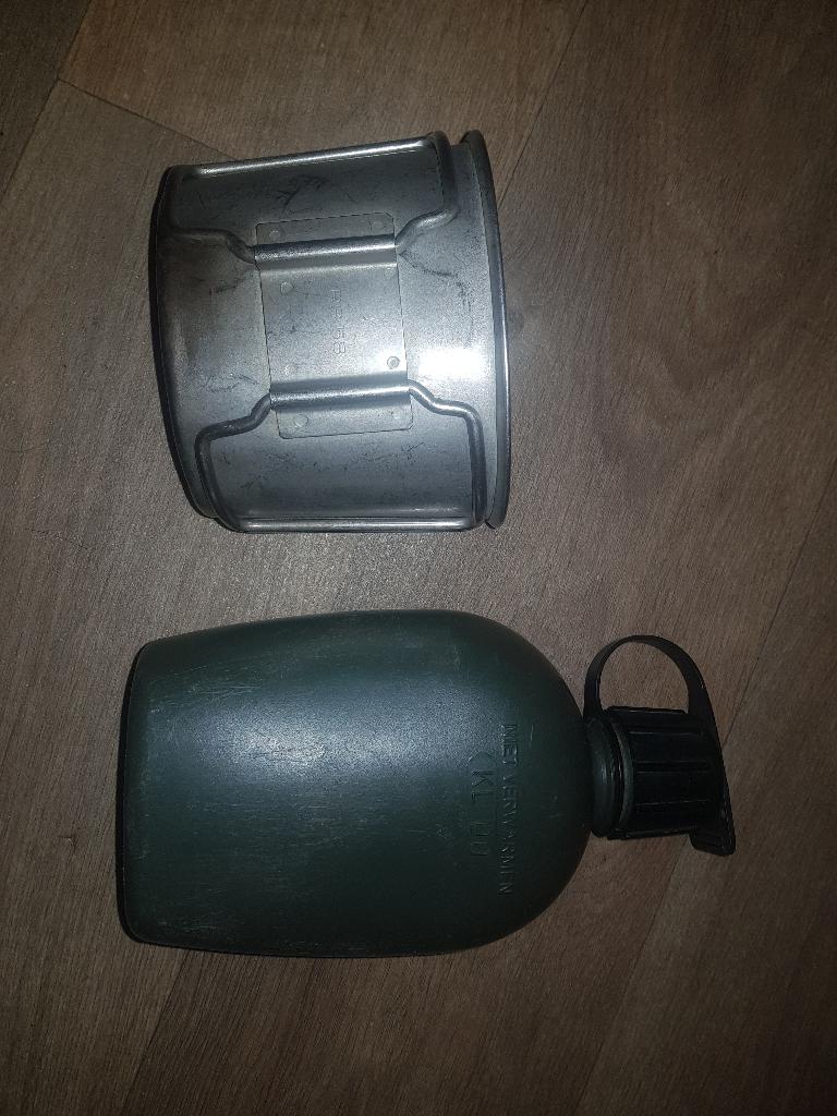Veldfles Mok Cup Canteen Canteencup Camping Fles, Ophalen of Verzenden, Landmacht, Nederland, Overige typen