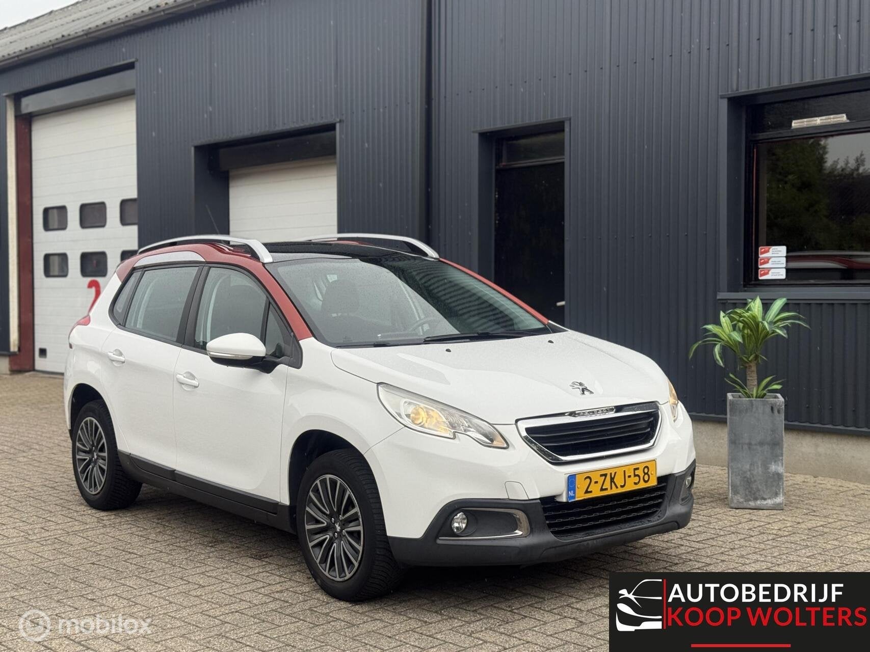 Peugeot 2008 1.2 Executive* Automaat *Pano* Navi*, Auto's, 450 kg, Euro 6, 1199 cc, 82 pk