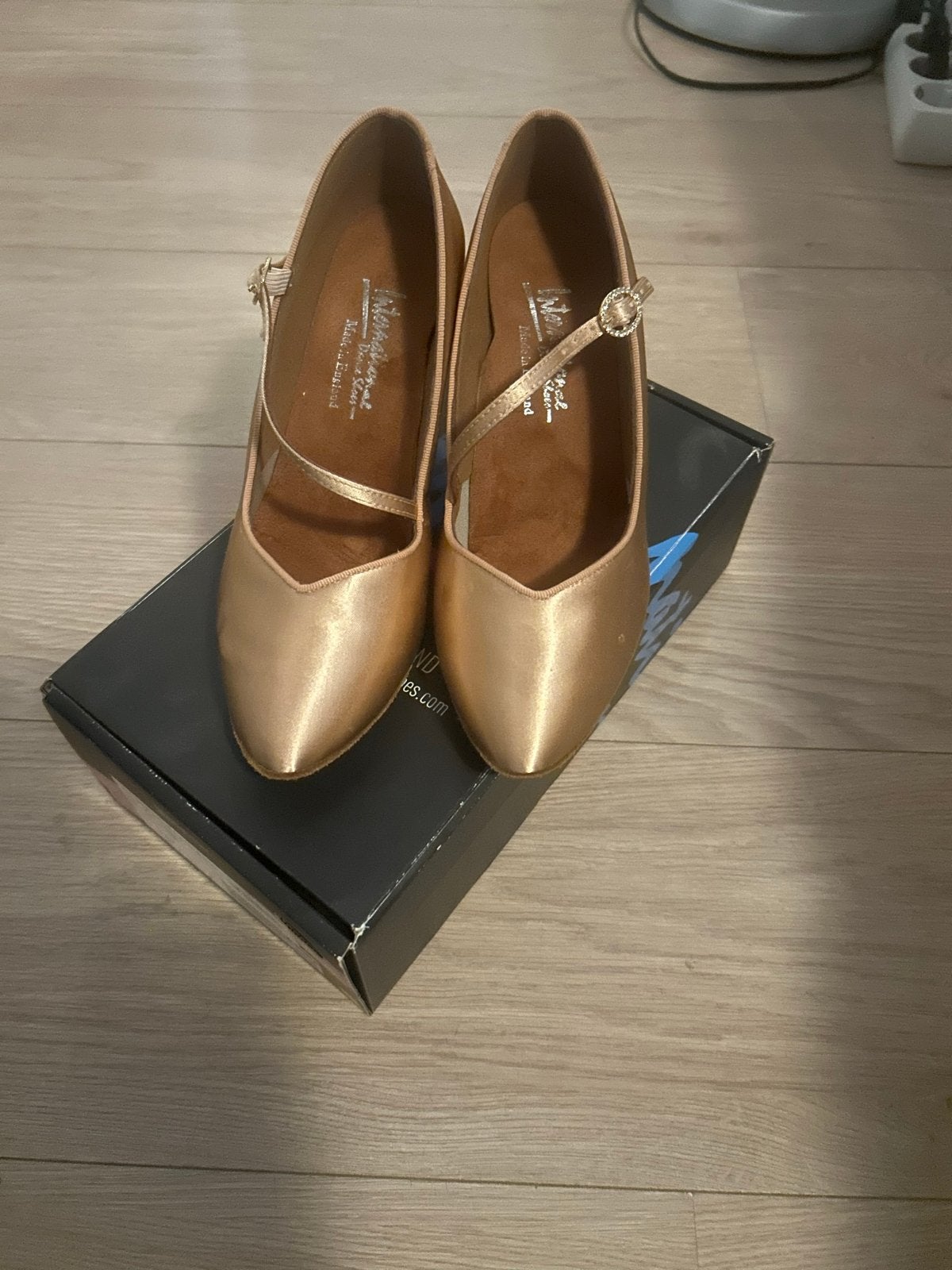 IDS dansschoenen maat 41 nieuw, Kleding | Dames, Ophalen of Verzenden, Nieuw, Overige kleuren, Dansschoenen