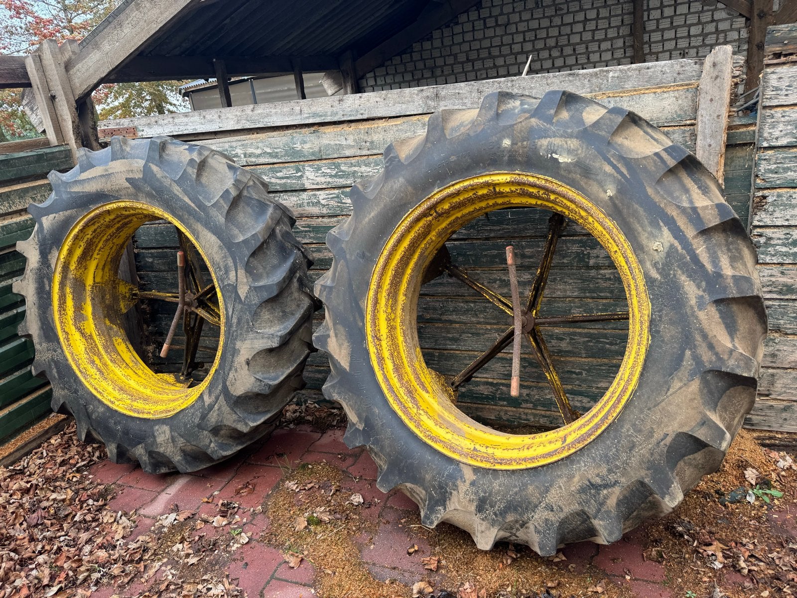 Dubbellucht lBFGoodrich Tractorbanden 16.9-38 met velgen, Ophalen of Verzenden