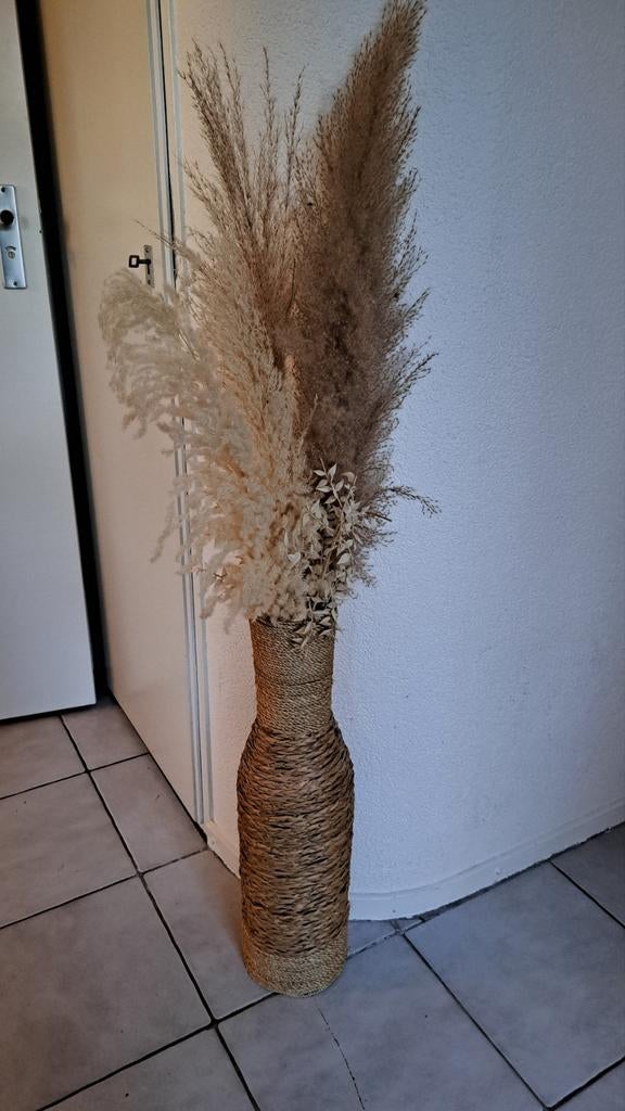 Decoratieve vaas van riet met pampasgras, Ophalen, Zo goed als nieuw, Overige kleuren, Minder dan 50 cm
