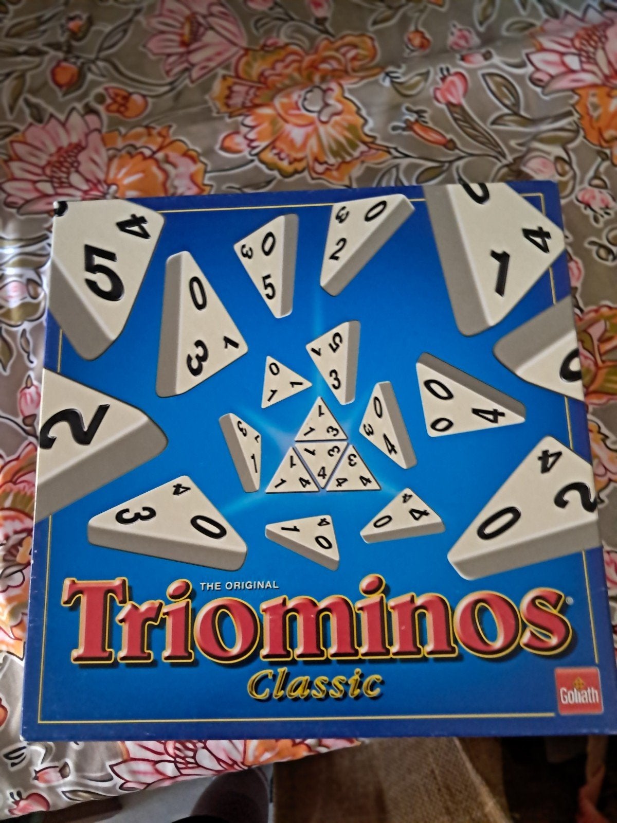 Triominos Classic - Het originele dominospel met driehoeken, Drie of vier spelers, Ophalen of Verzenden, Gebruikt, Goliath