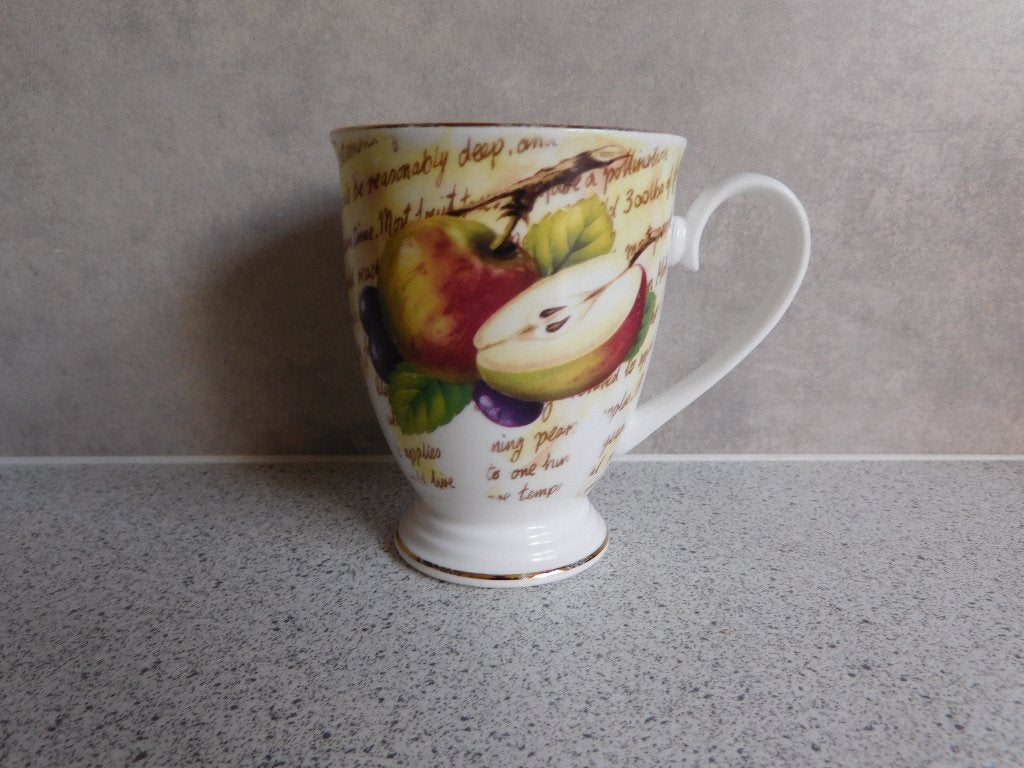 Mok Fine Bone China Parchmant Fruit Royal Crafton, Overige merken, Klassiek, Zo goed als nieuw, Porselein
