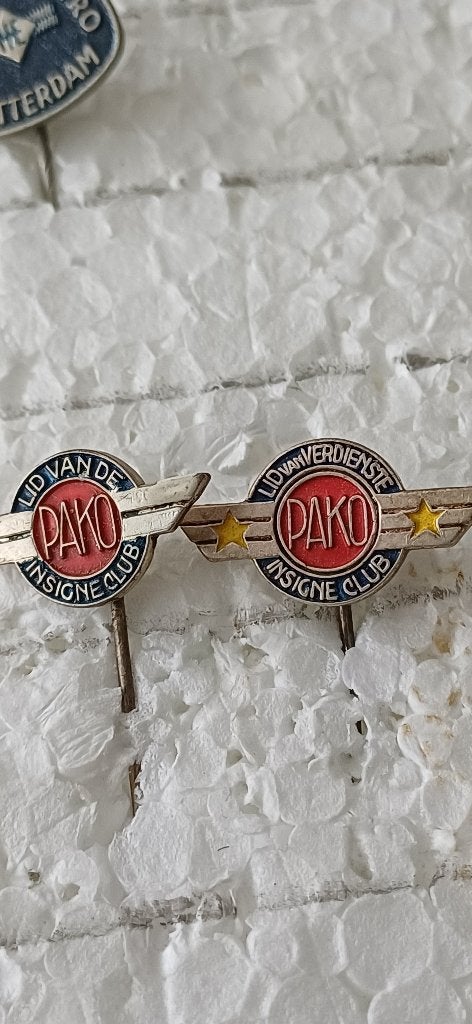 PAKO Rhenen Lid van Verdienste en Lid van de Club, Ophalen of Verzenden, Zo goed als nieuw, Overige onderwerpen
