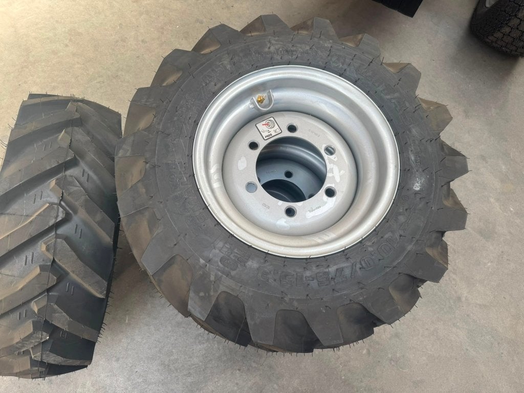BKT TS-05 TRACTOR SPECIAL – COMPLETE SET MET VELGEN, Ophalen, Balkrishna Industries Limited (BKT), Asia@bkt-tires.com, BKT House, C/15, Trade World, Kamala Mills Compound, Senapati Bapat Marg, Lower Parel, Mumbai 400013, Maharashtra, India