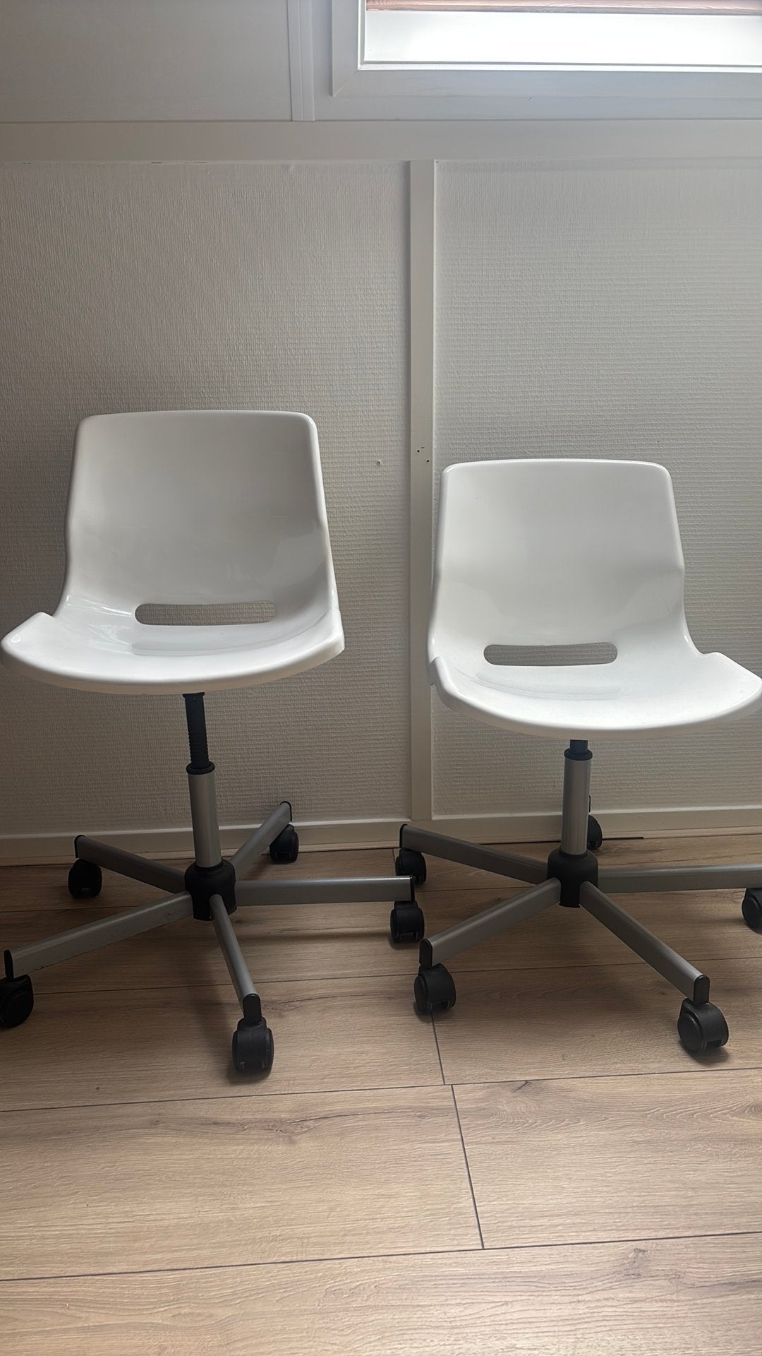 2x IKEA SNILLE bureaustoelen – gratis, Ophalen, Gebruikt, Wit, Bureaustoel