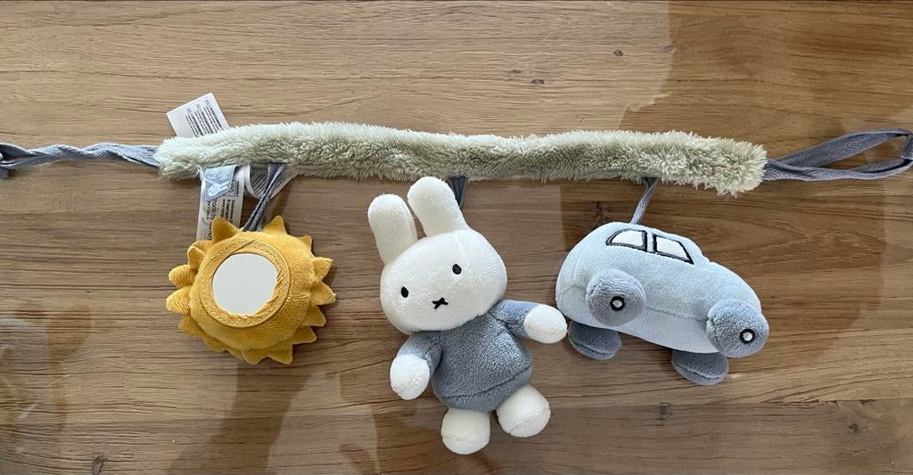 Nijntje wagenspanner met zon en auto, Kinderen en Baby's, Speelgoed | Babyspeelgoed, Ophalen of Verzenden, Zo goed als nieuw, Overige typen