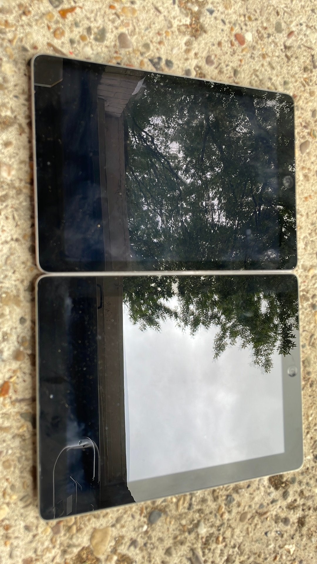 Apple iPad (2x) - Model A1474 en A1458, Computers en Software, Apple iPads, Gebruikt, Apple iPad Air, Wi-Fi, 10 inch, 16 GB, Grijs
