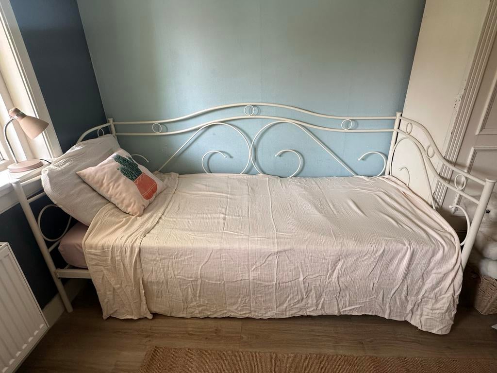 Wit metalen bedframe 90x200 - Eenpersoonsbed, Huis en Inrichting, Ophalen, Gebruikt, 90 cm, Eenpersoons