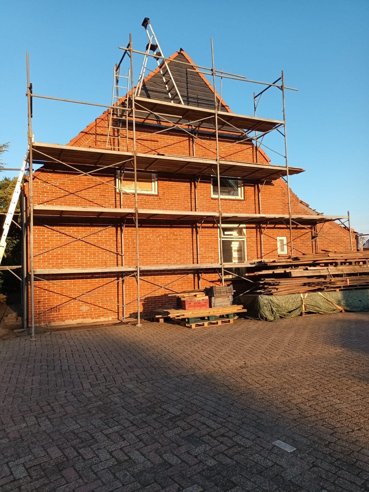 bouwsteiger en steigerplanken, Ophalen, Gebruikt, Gevelsteiger, 5 meter of hoger