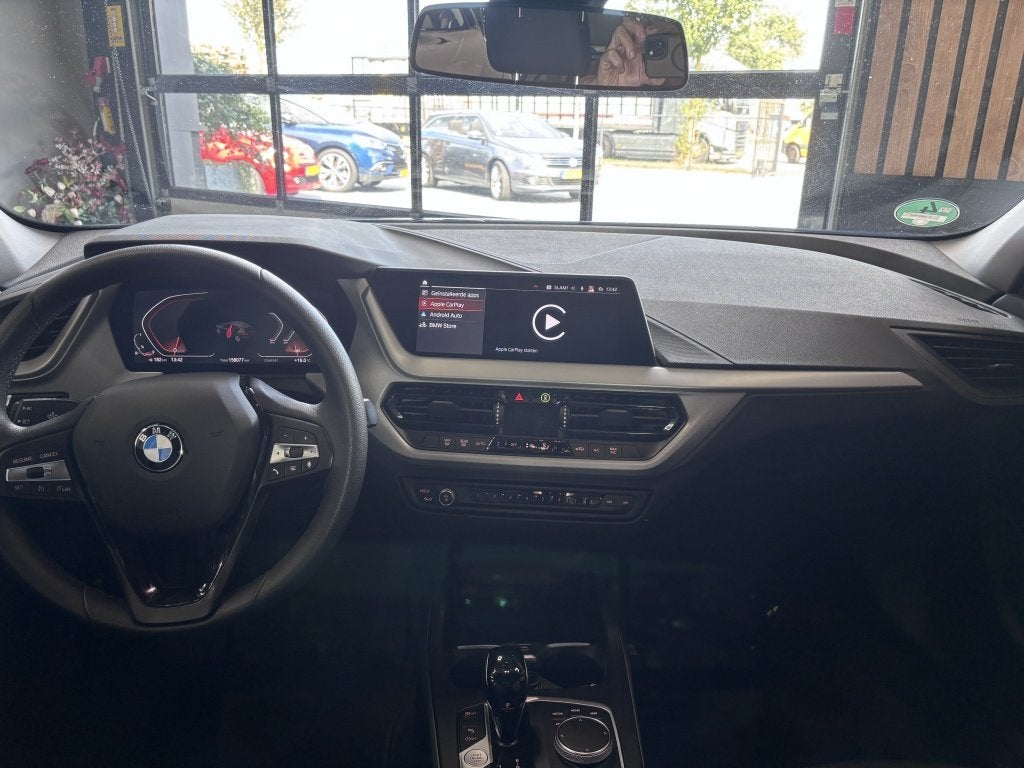 Bmw 1-serie 118i Intro | Dealer onderhouden | CARPLAY, 136 pk, Gebruikt, Blauw, Origineel Nederlands