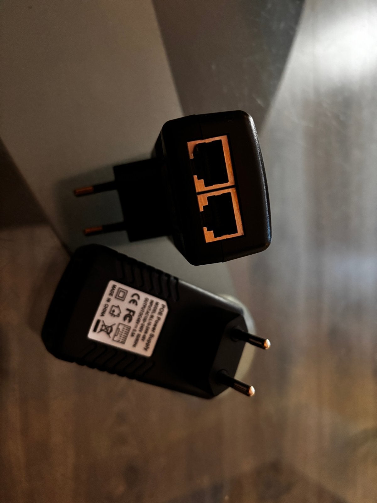 Twee Power over Ethernet (PoE) adapters, Ophalen of Verzenden, Gebruikt