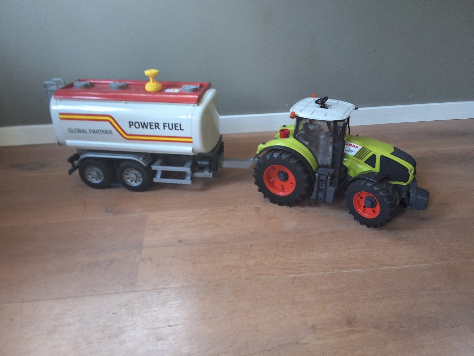 Bruder Claas trekker met tankwagen, Ophalen, Gebruikt