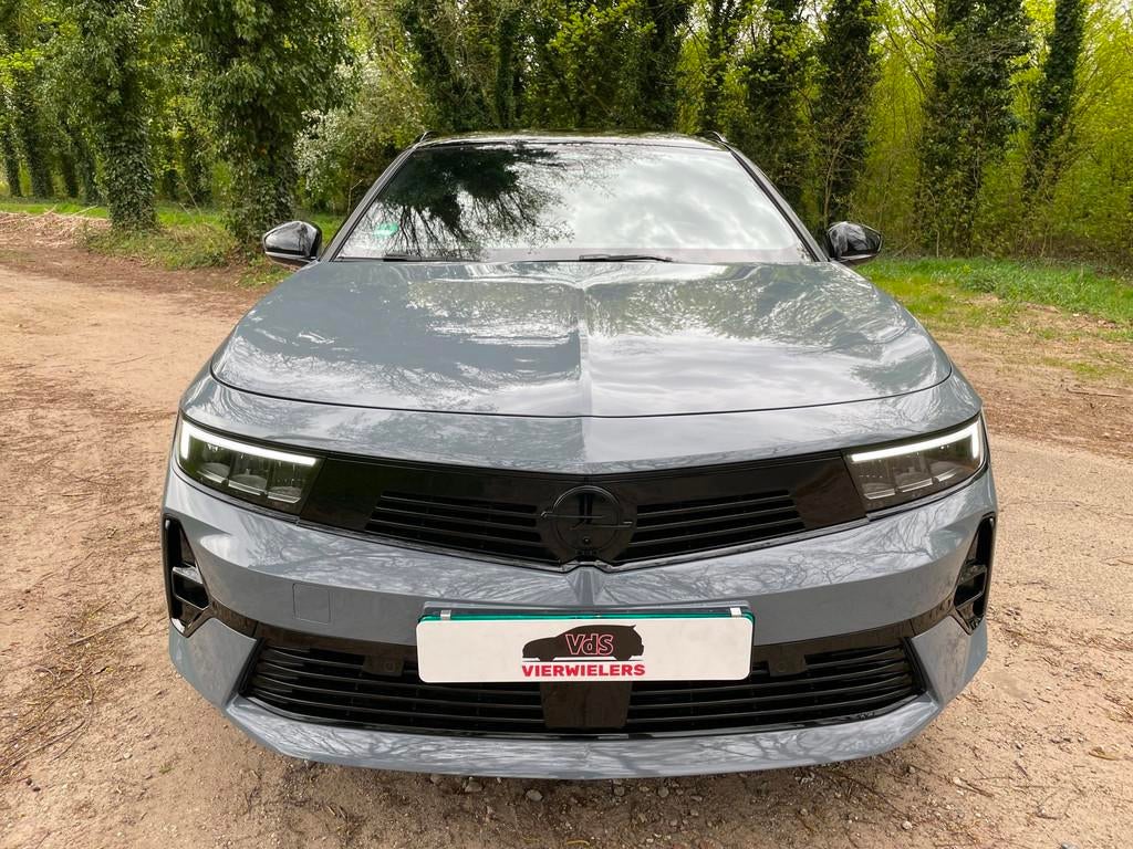 Opel ASTRA SPORTS TOURER 1.2 Turbo GS Pano Stuur- Stoelverw, Voorwielaandrijving, Gebruikt, Leder en Stof, 19 km/l