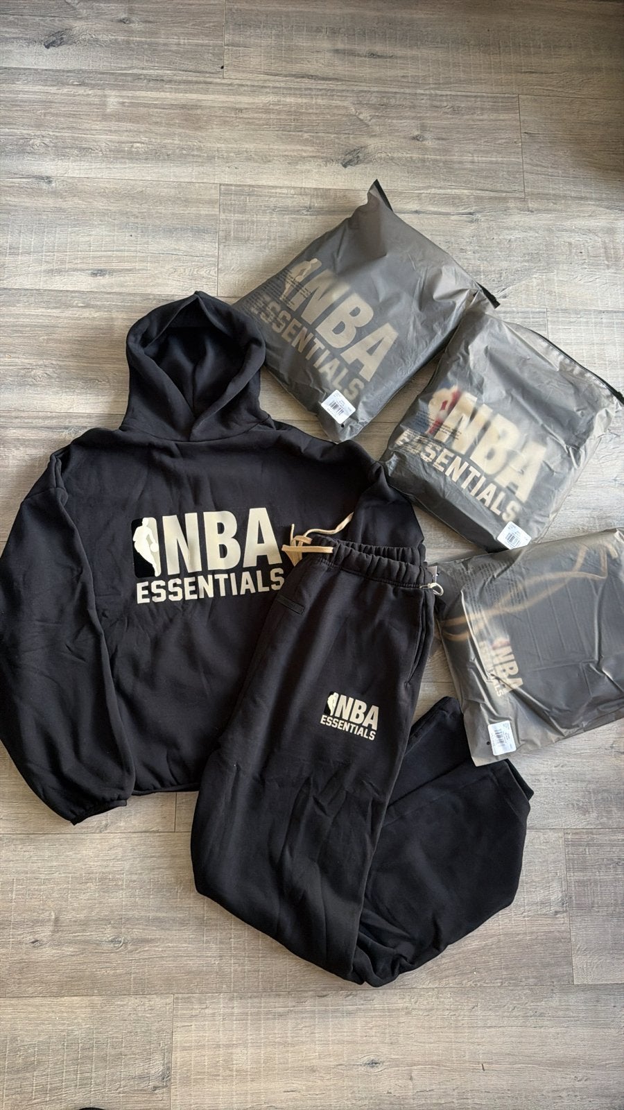 Fear of God Essentials NBA Hoodie & Jogger Set Zwart, Ophalen of Verzenden, Nieuw