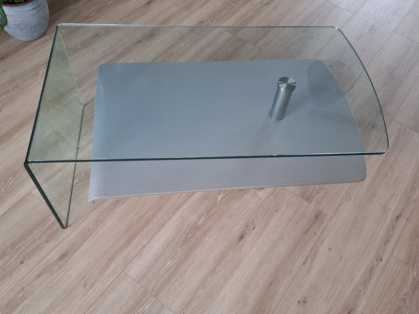 Glazen salontafel met draaiplateau, Ophalen