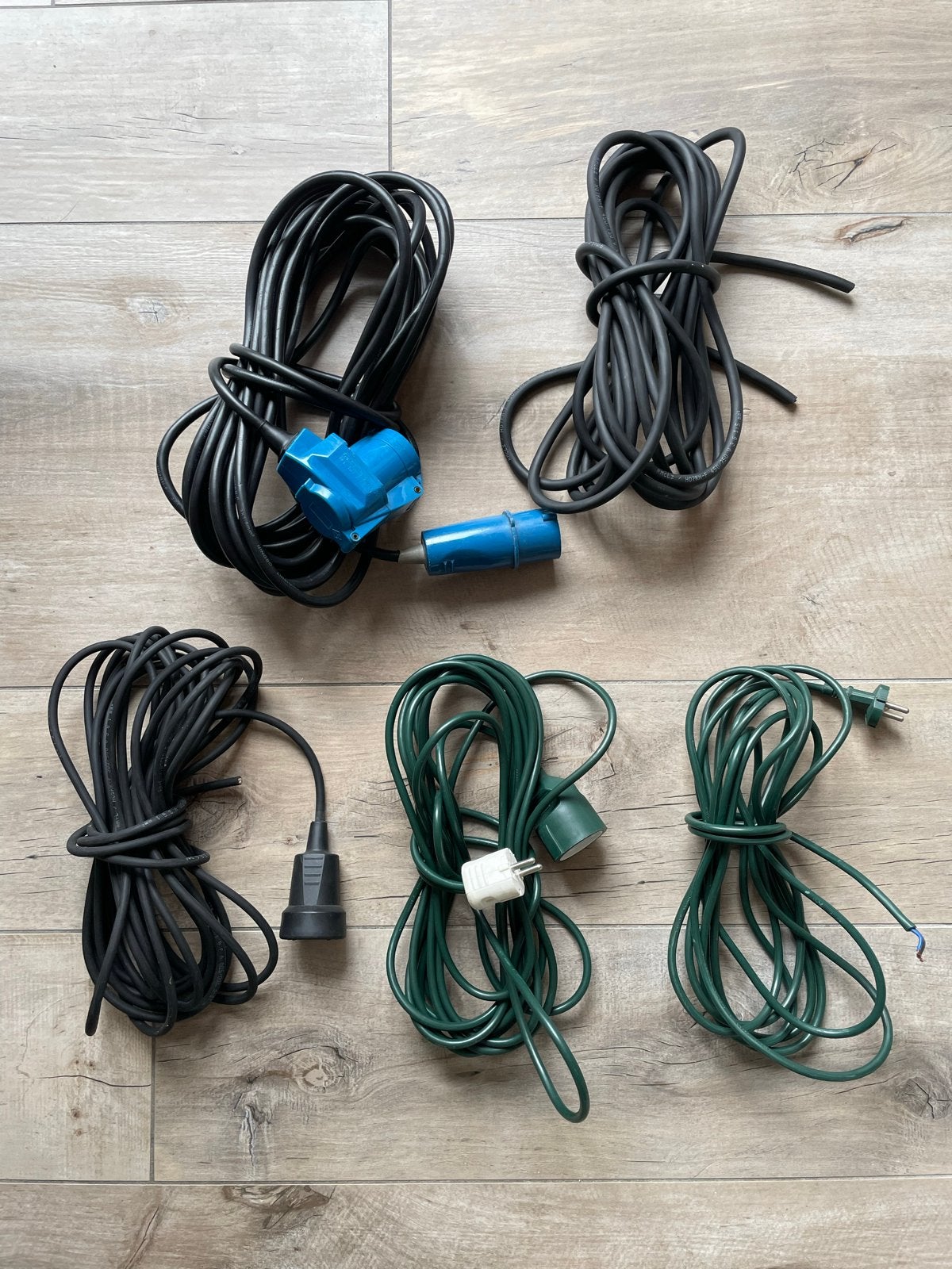 Partij elektriciteitssnoeren /verlengsnoeren – diverse maten, Ophalen of Verzenden, Gebruikt, Overige merken, Kabel of Snoer