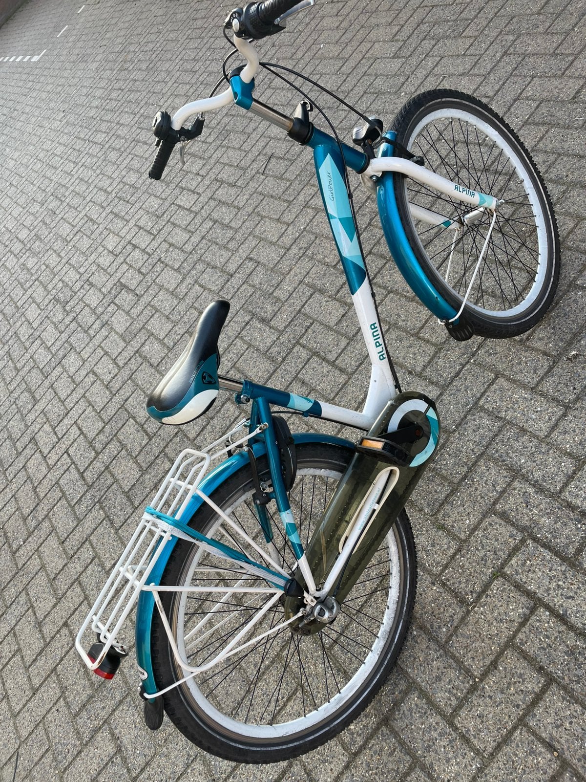 Meisje fiet, Fietsen en Brommers, Fietsen | Meisjes, Ophalen of Verzenden, Zo goed als nieuw, 16 inch