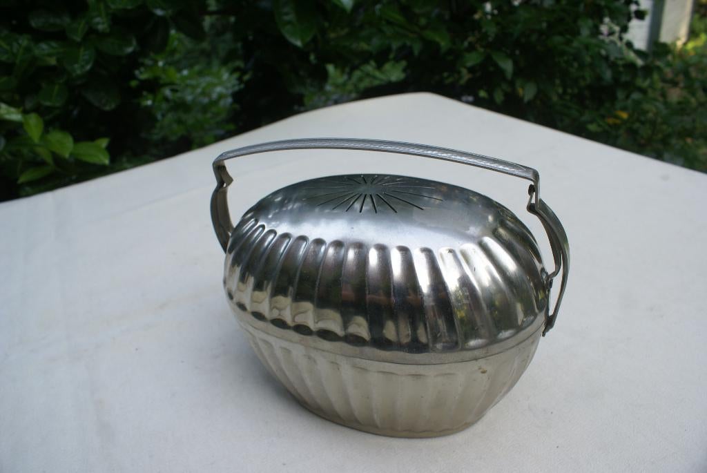 Oude theepothouder, theemuts, metaal, Antiek en Kunst, Curiosa en Brocante, Verzenden