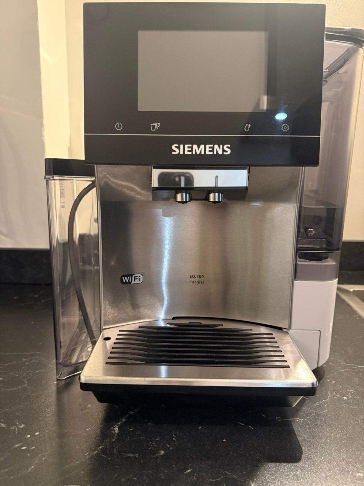 Siemens EQ700 Integral TQ705R03/02 – Volautomaat met WiFi, Witgoed en Apparatuur, Ophalen, Afneembaar waterreservoir, 10 kopjes of meer