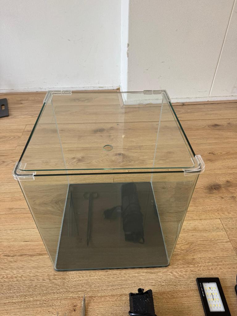 Dennerle Nano Cube 60L + Filter + Lamp + Verwarming, Ophalen, Dennerle, Zo goed als nieuw, Leeg aquarium