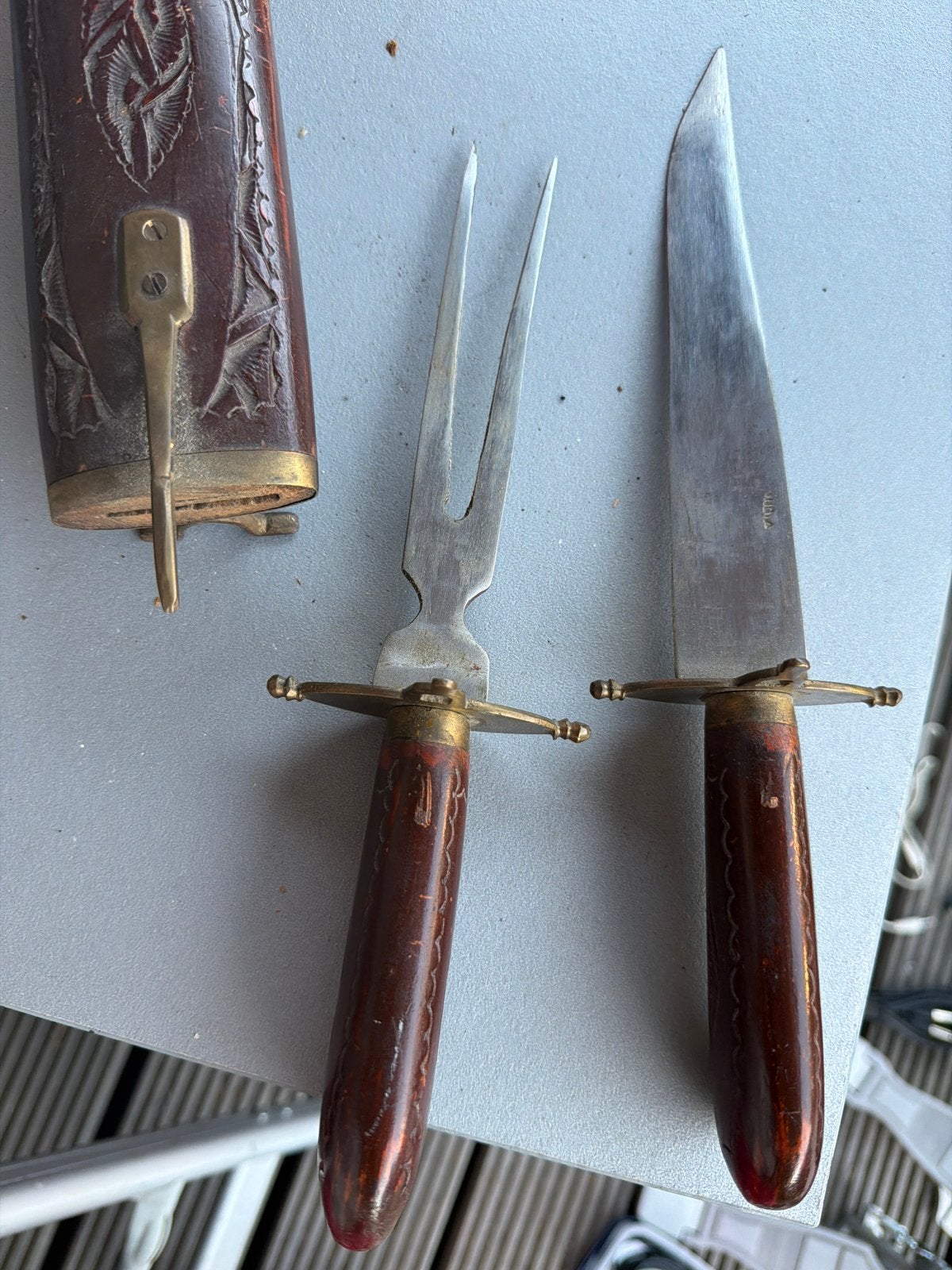 Vintage vleesvork en mes set met houten schede, Antiek en Kunst, Ophalen of Verzenden