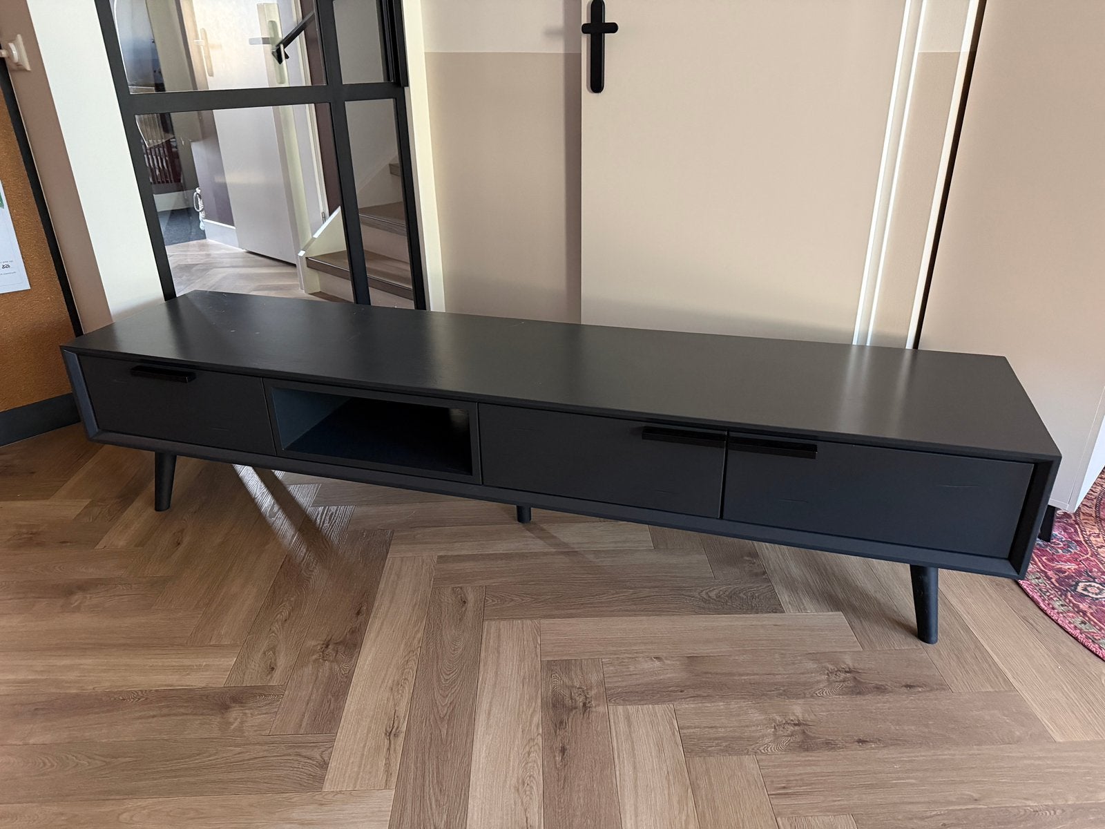 Stevige TV meubel (overgeschilderd), Ophalen, Gebruikt, 25 tot 50 cm, Minder dan 100 cm