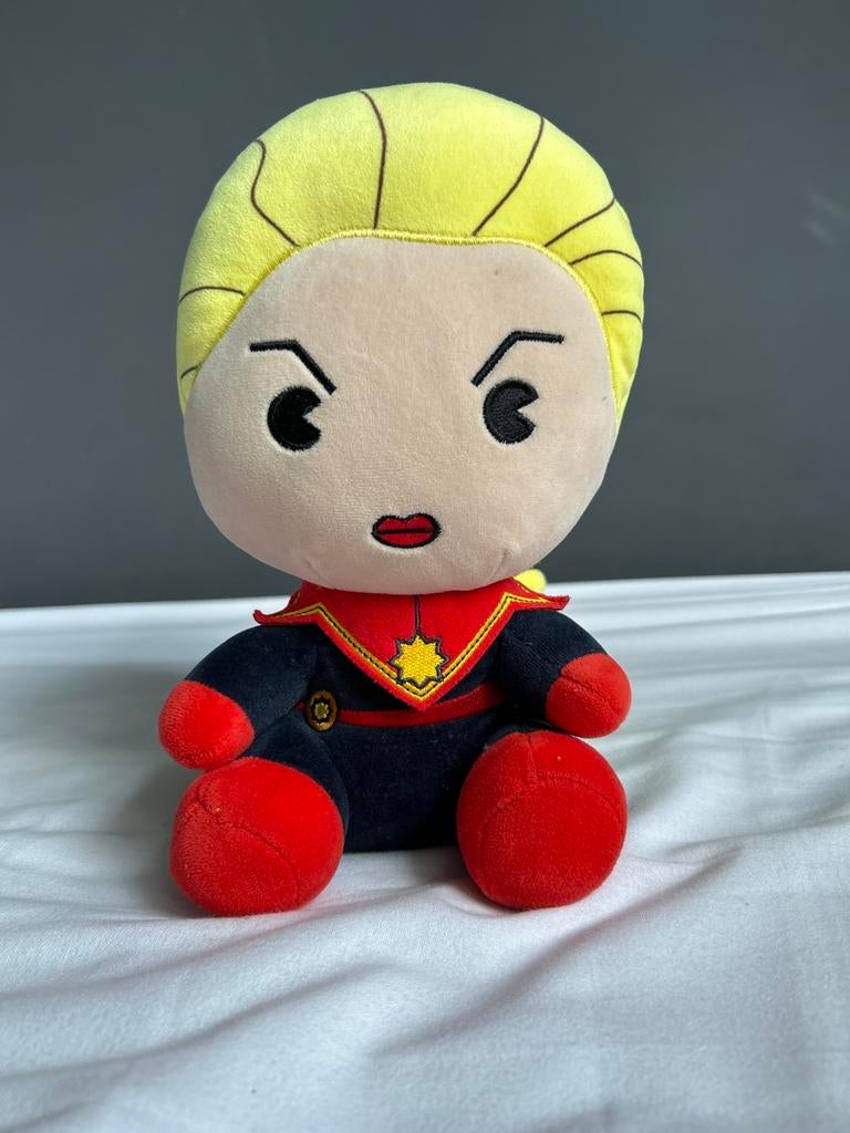 Miniso Captain Marvel Pluche Knuffel - Zo goed als nieuw, Overige merken, Overige karakters, Overige typen, Ophalen of Verzenden